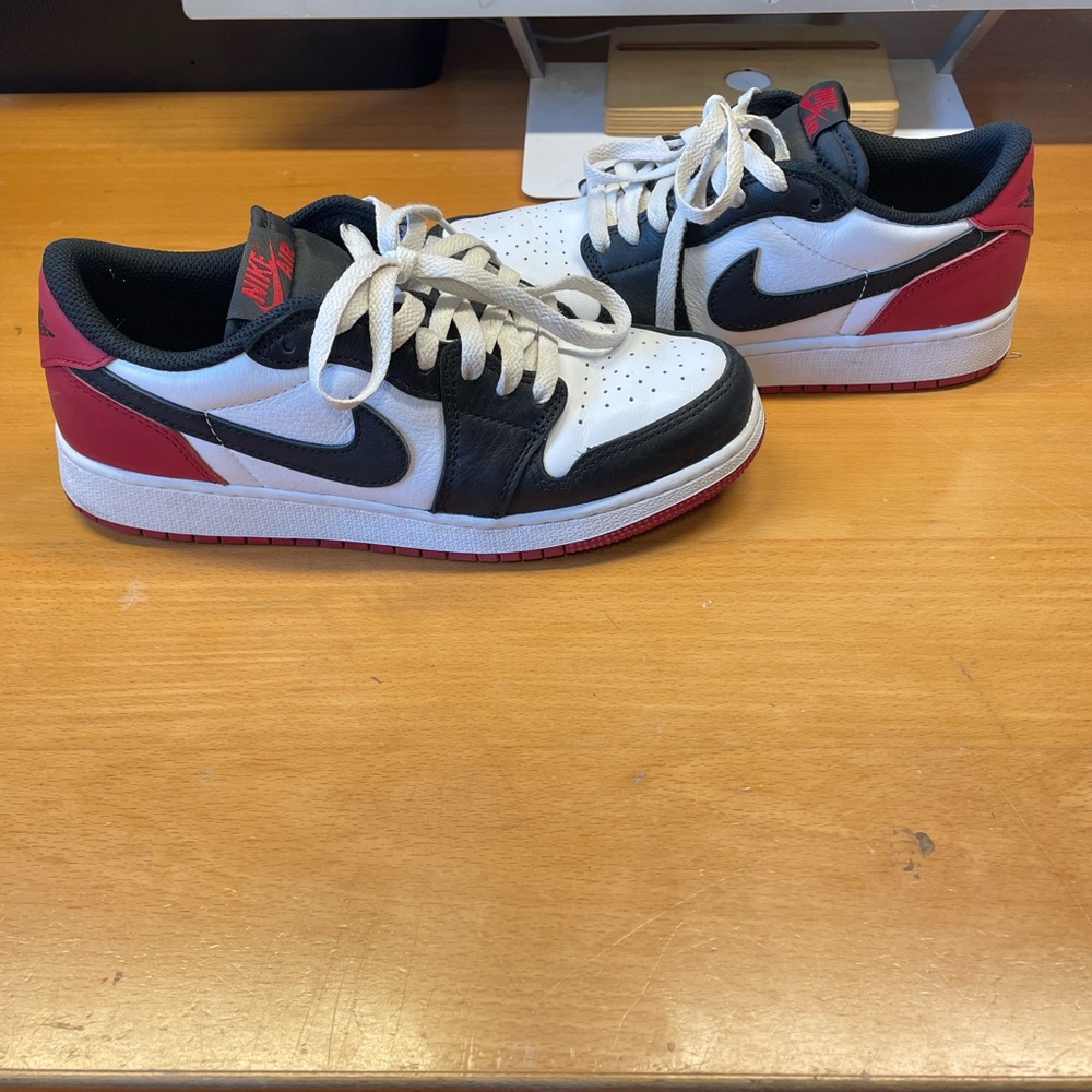 Air Jordan 1 Low OG Black Toe Size 7